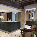 Hotel La Perle Paris