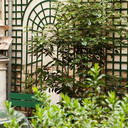 Отель La Perle Saint Germain Des Pres 3*